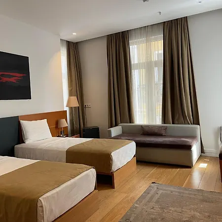 Misafir 8 Hotel