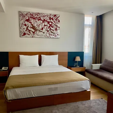 أجنحة ميسفير 8