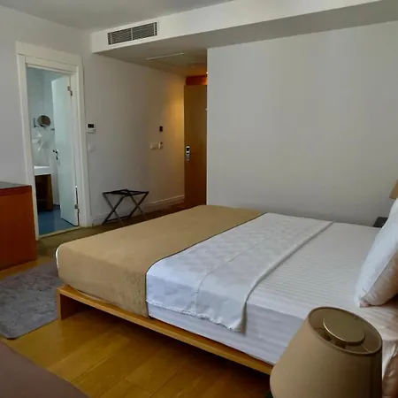 Misafir 8 Hotel