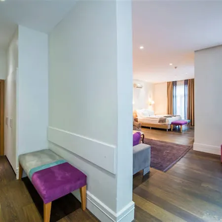 أجنحة ميسفير 8